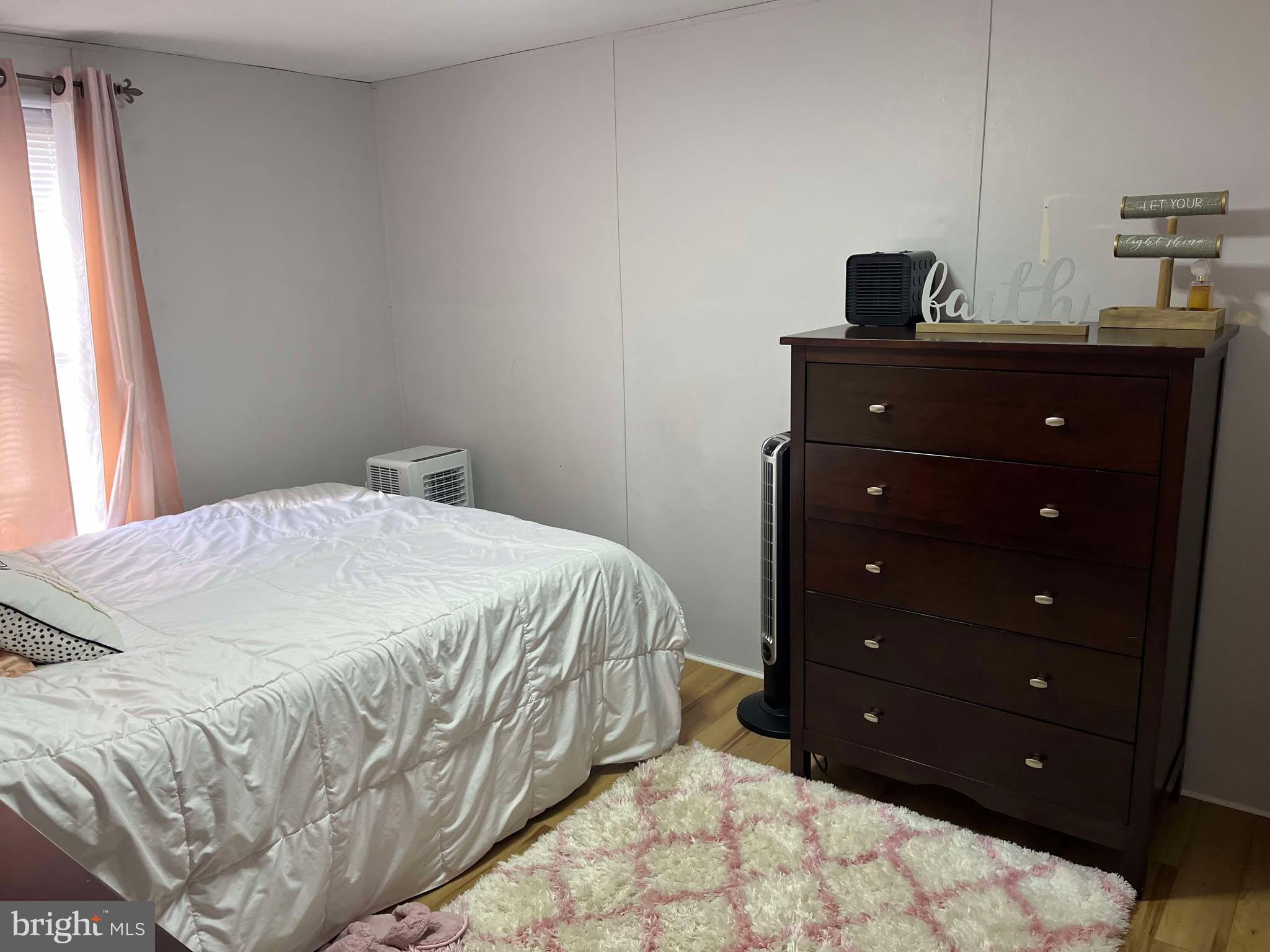 GOLDEN ACRES - Residential