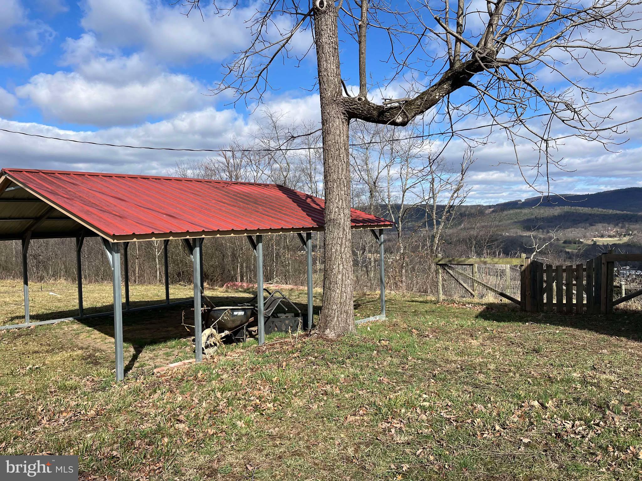 GOLDEN ACRES - Residential