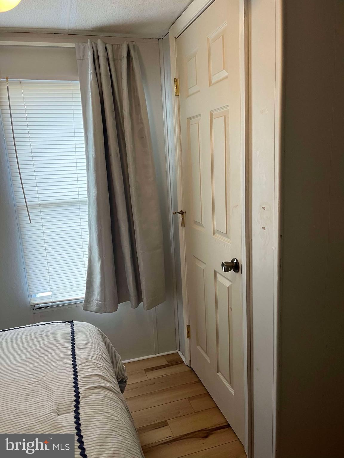 GOLDEN ACRES - Residential