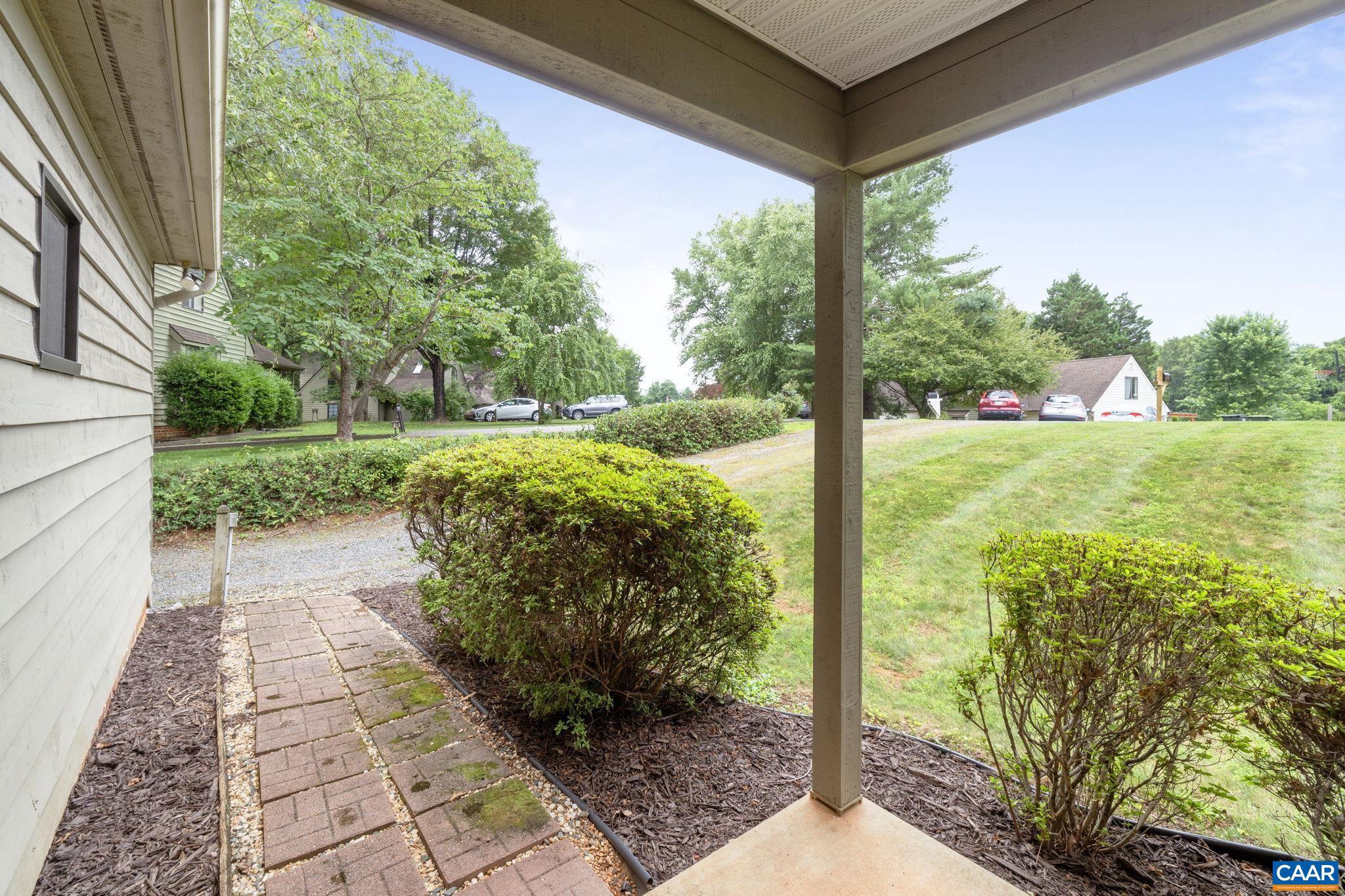 1043 AMBER RIDGE RD