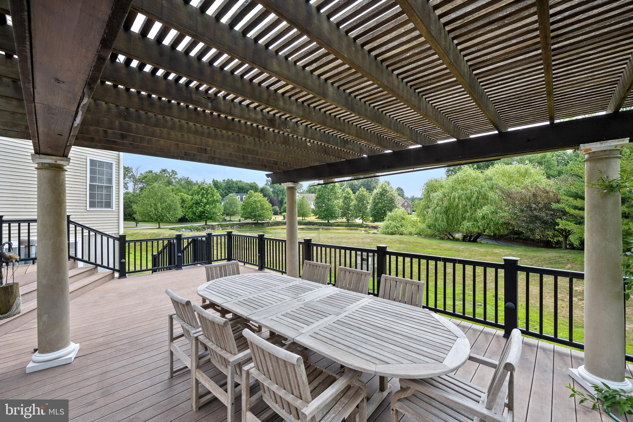 PONDVIEW - Residential