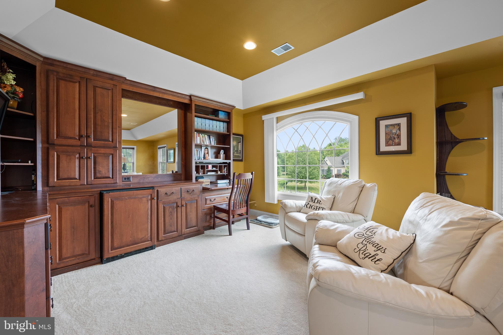 PONDVIEW - Residential