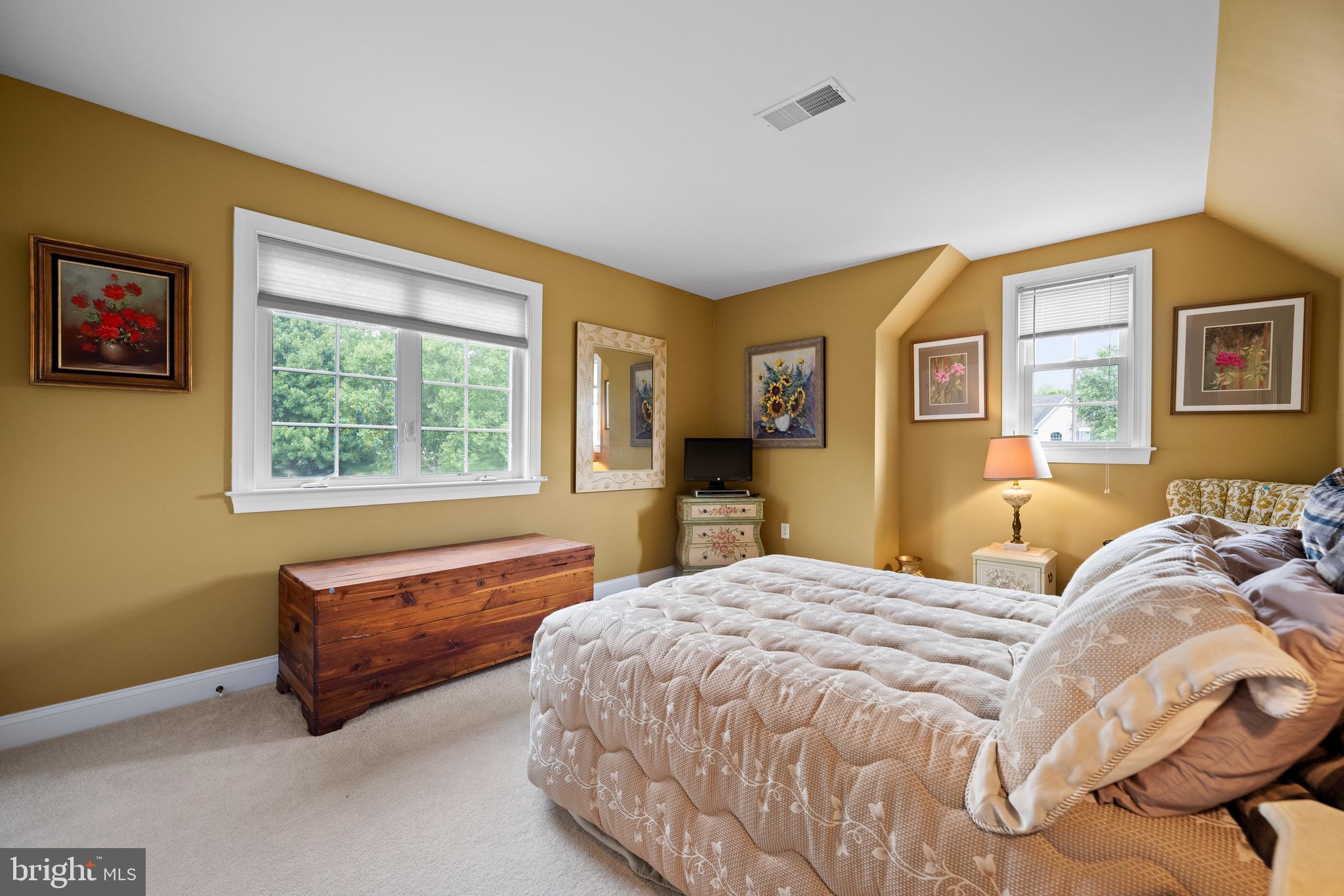 PONDVIEW - Residential