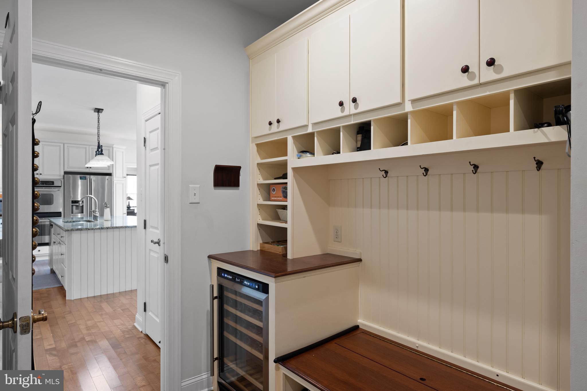 PONDVIEW - Residential