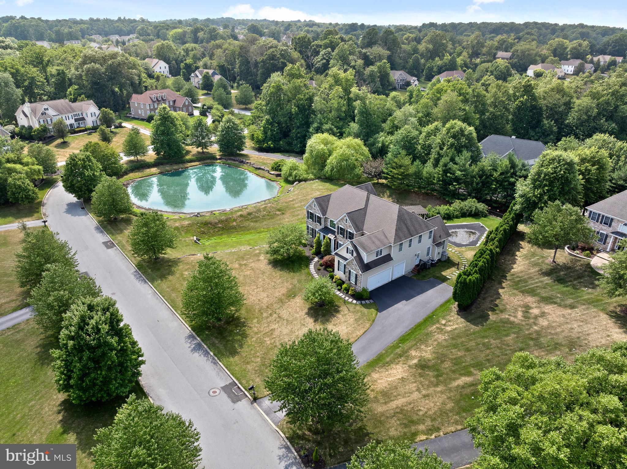 PONDVIEW - Residential