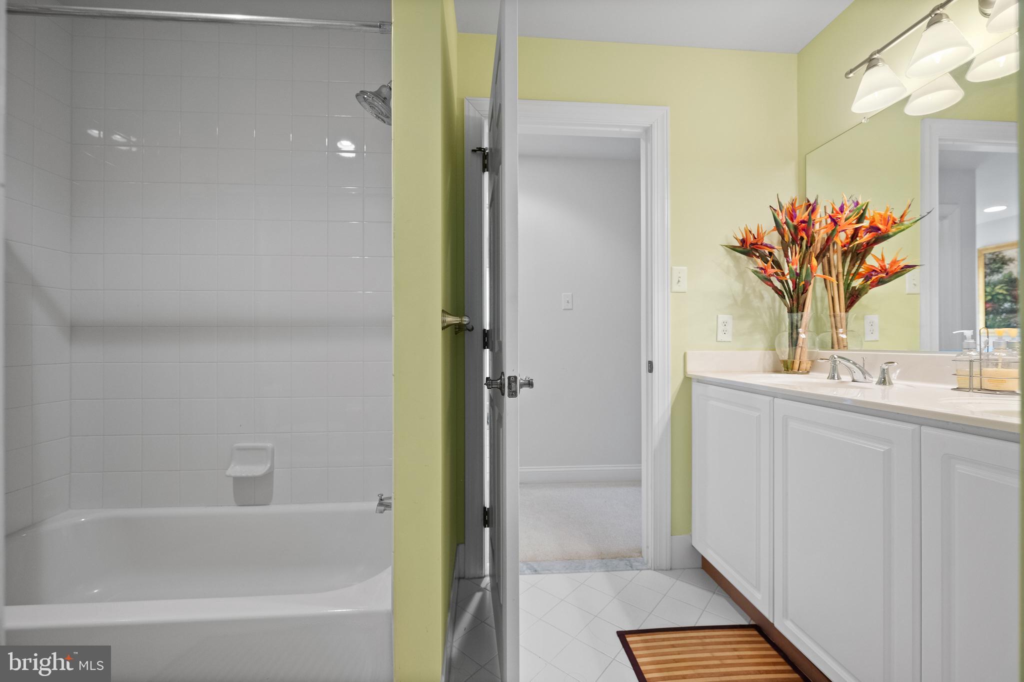 PONDVIEW - Residential