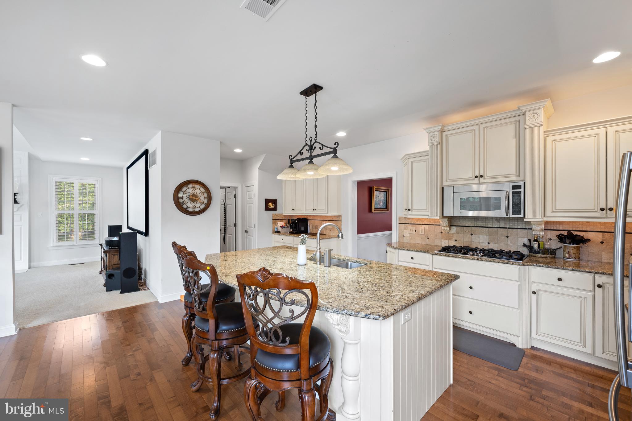 PONDVIEW - Residential