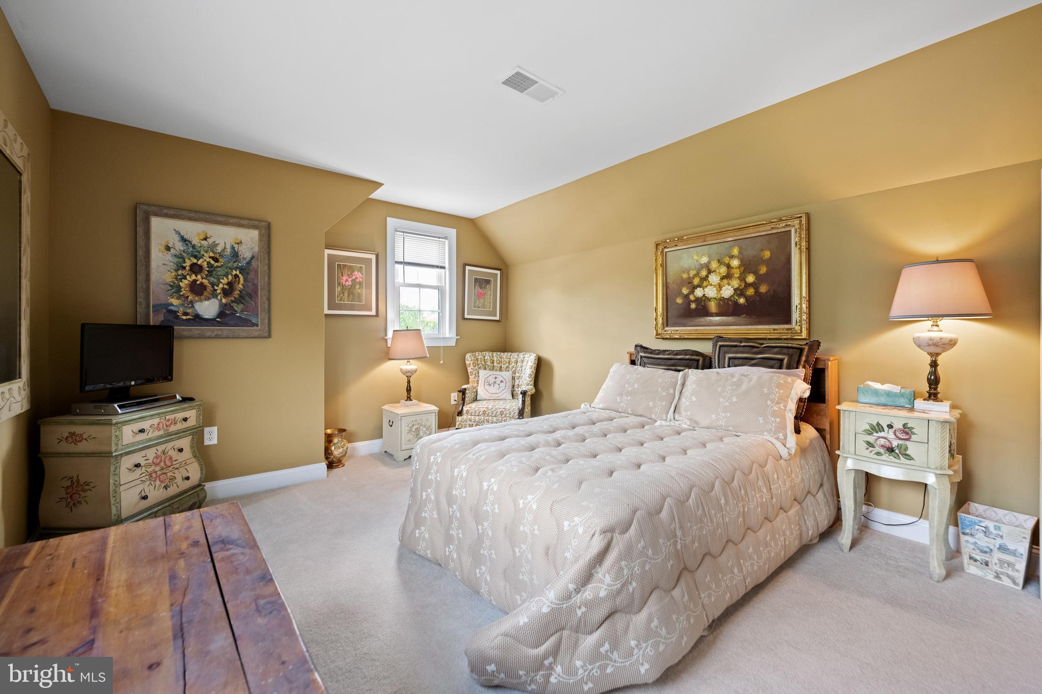 PONDVIEW - Residential