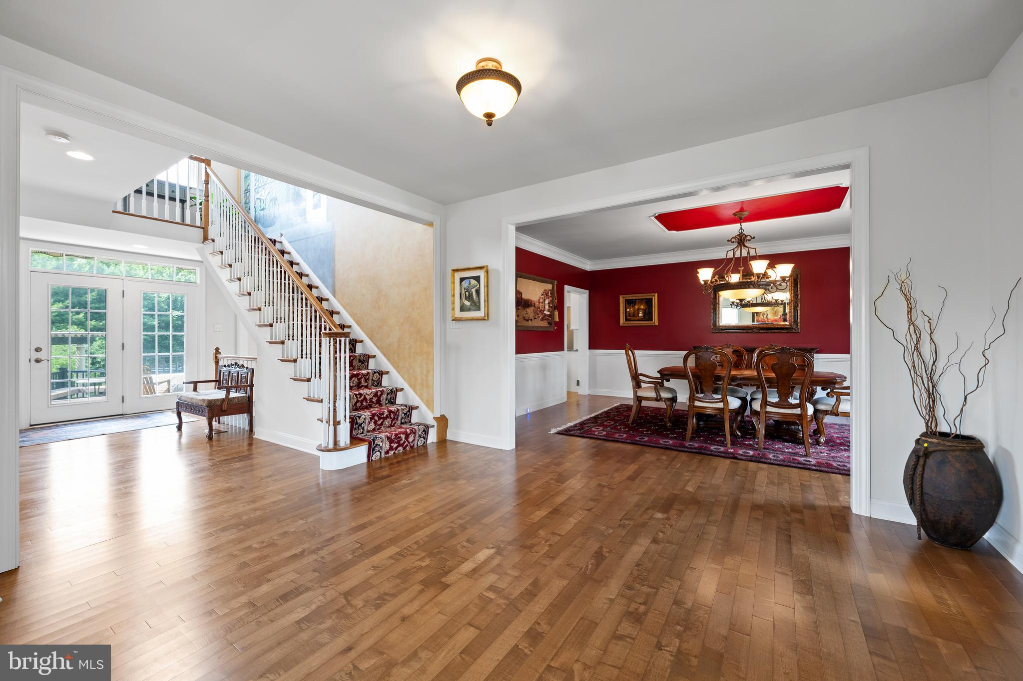 PONDVIEW - Residential