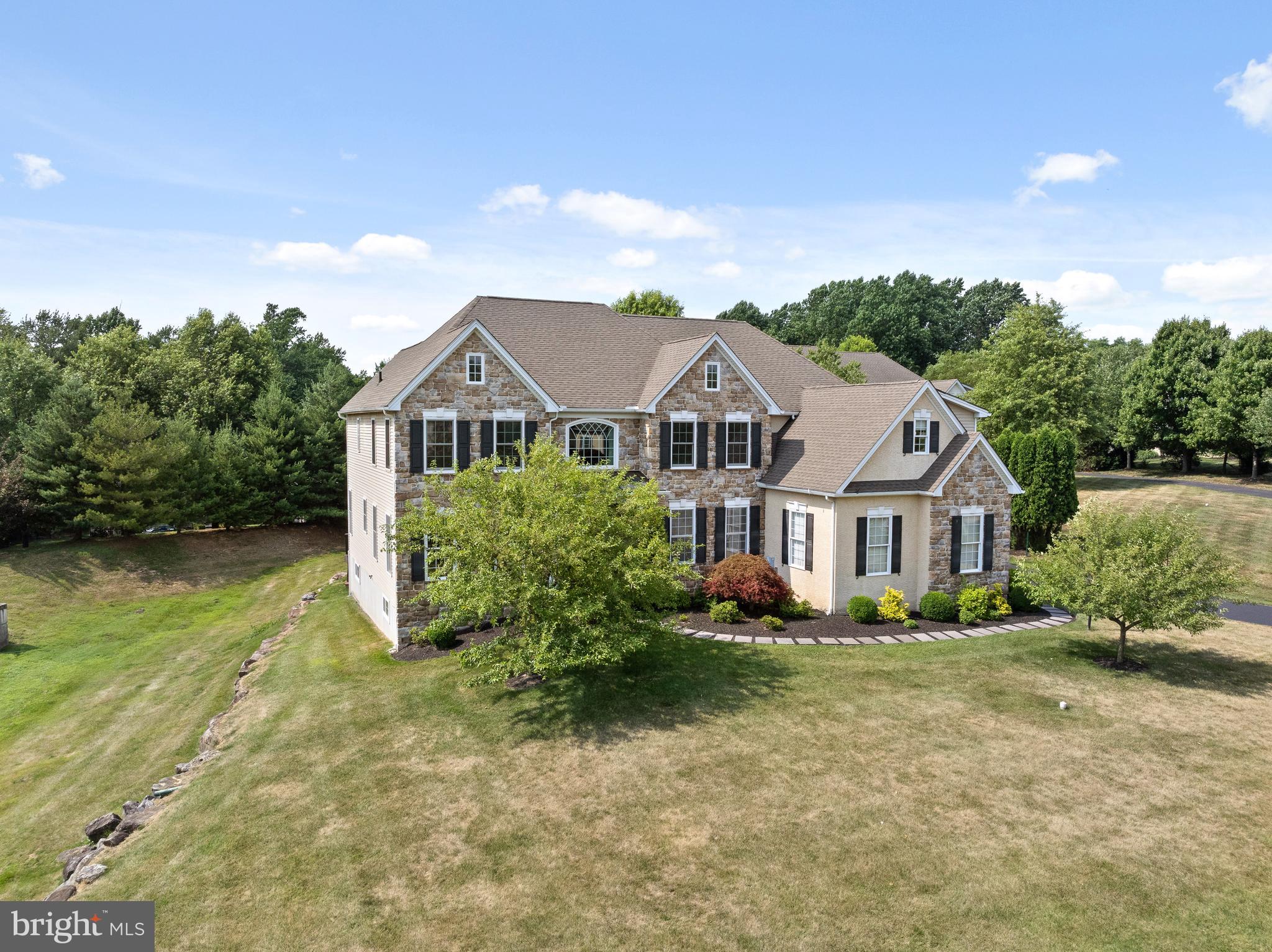 PONDVIEW - Residential