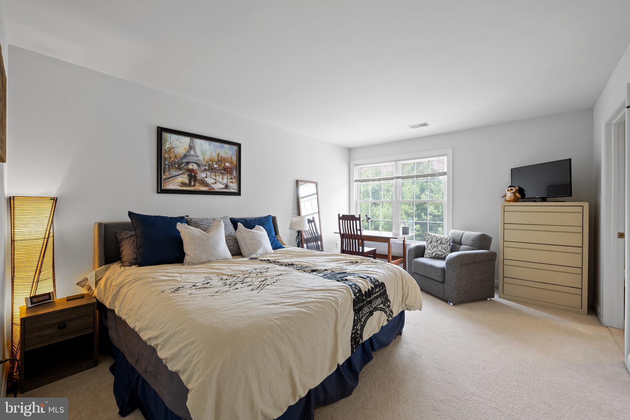 PONDVIEW - Residential