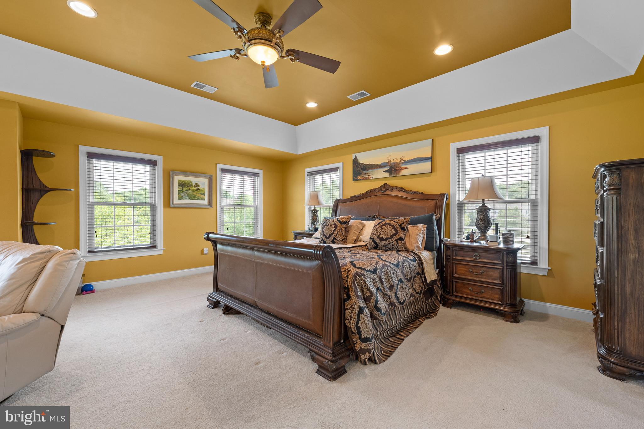 PONDVIEW - Residential