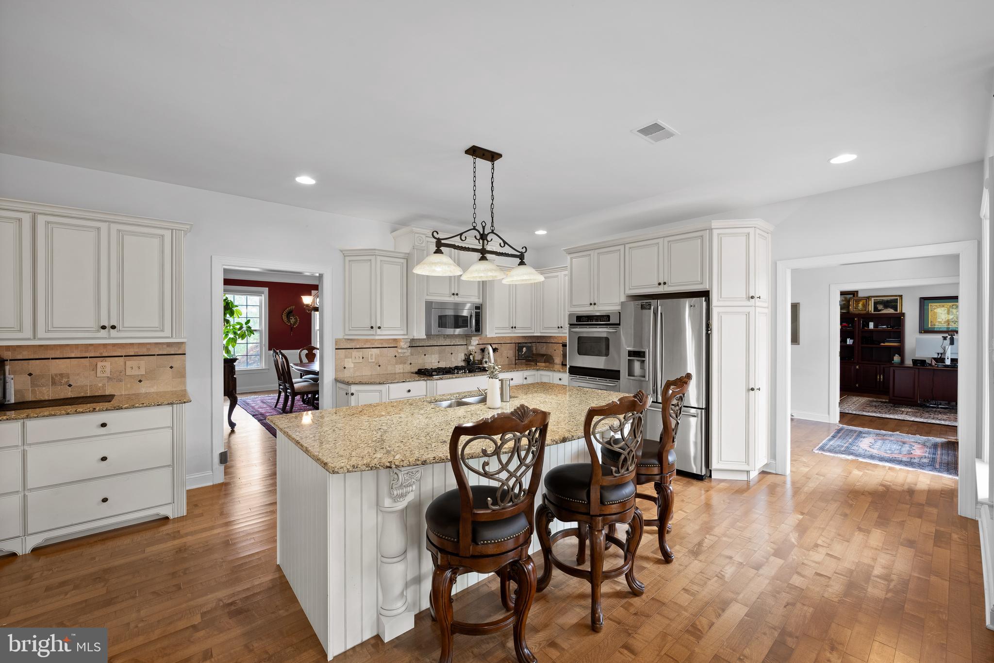 PONDVIEW - Residential