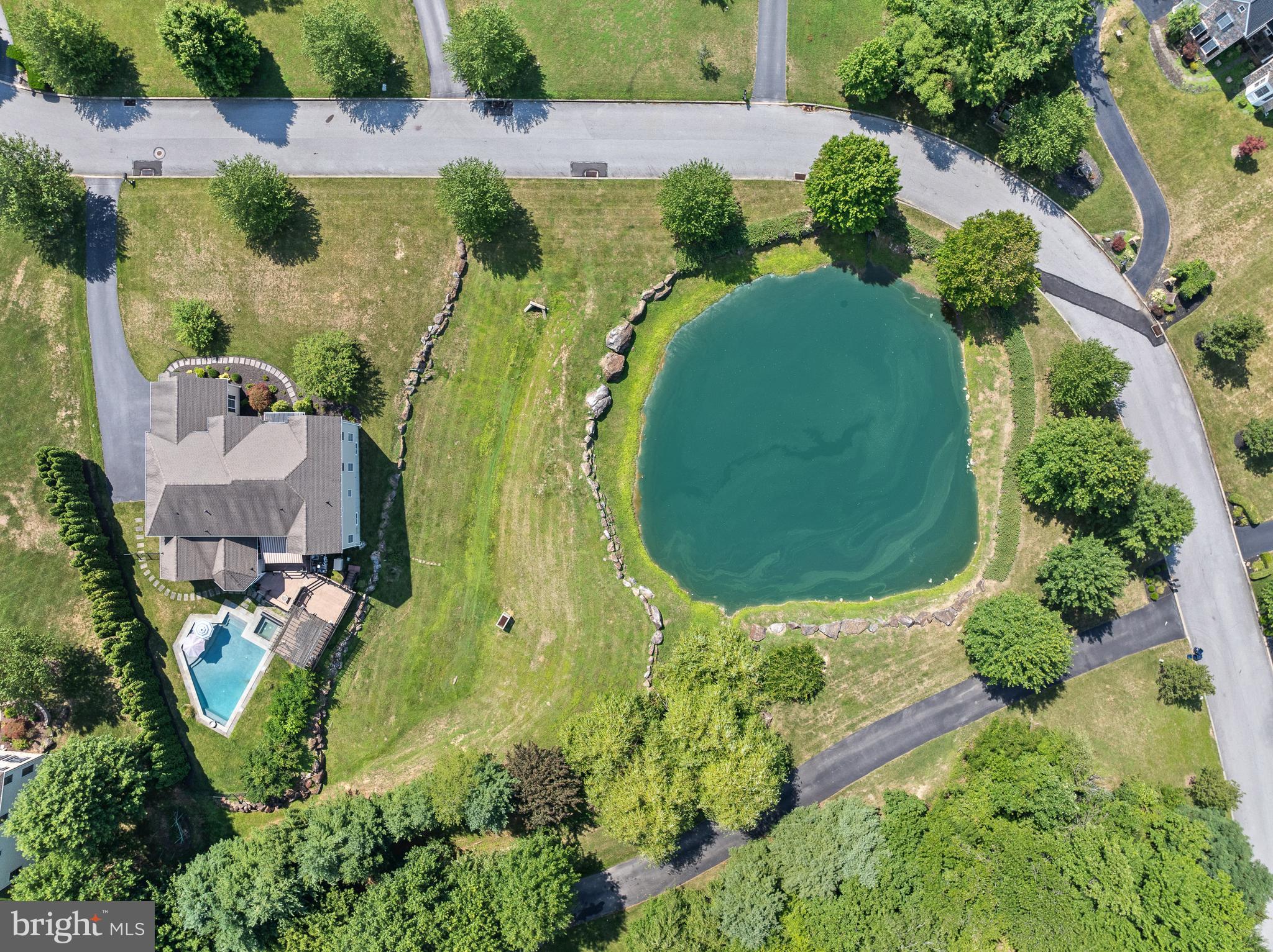 PONDVIEW - Residential