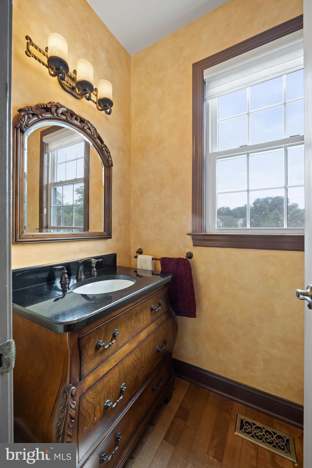 PONDVIEW - Residential