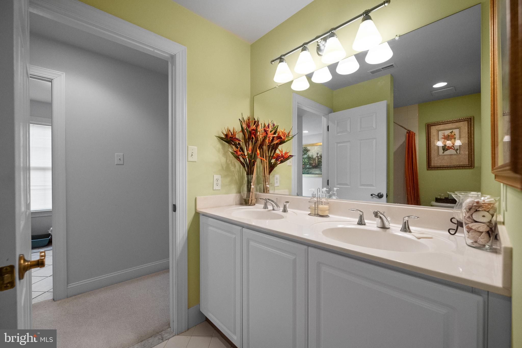 PONDVIEW - Residential