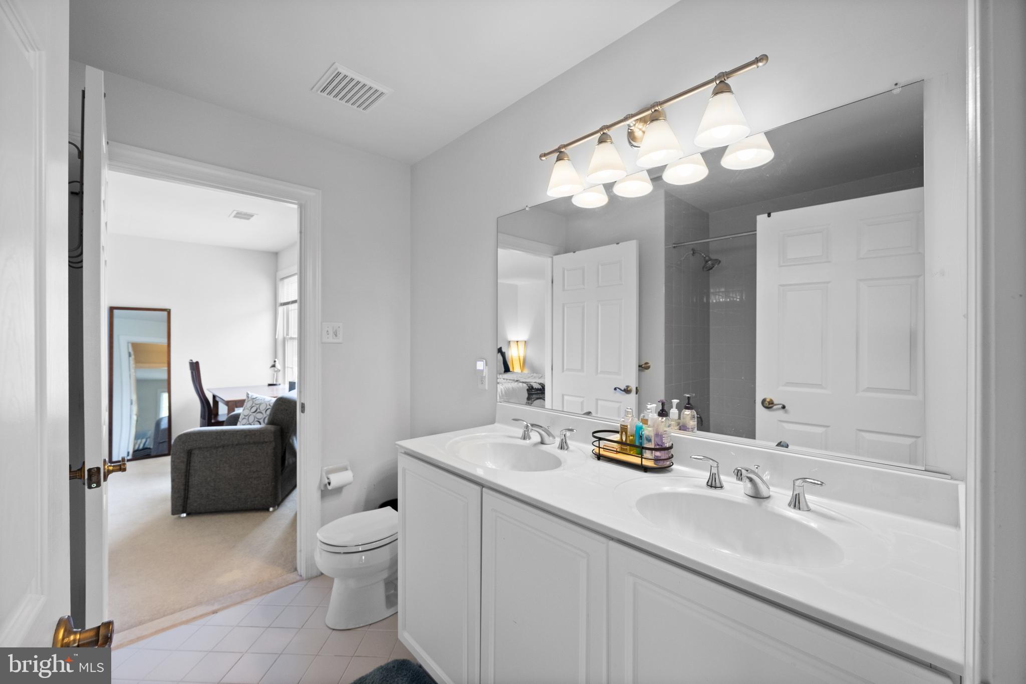 PONDVIEW - Residential