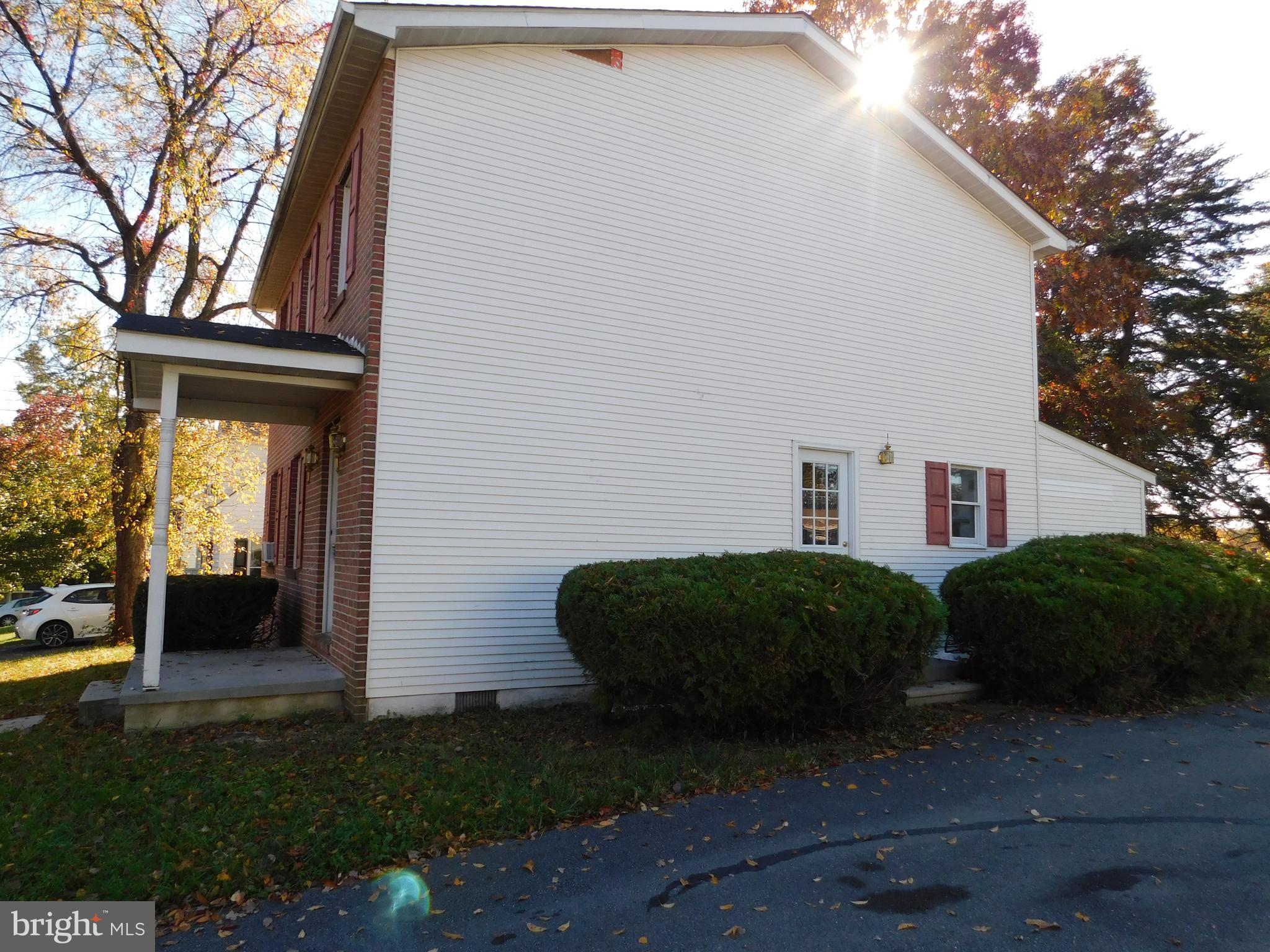 BRENTWOOD TERRACE - Residential Lease