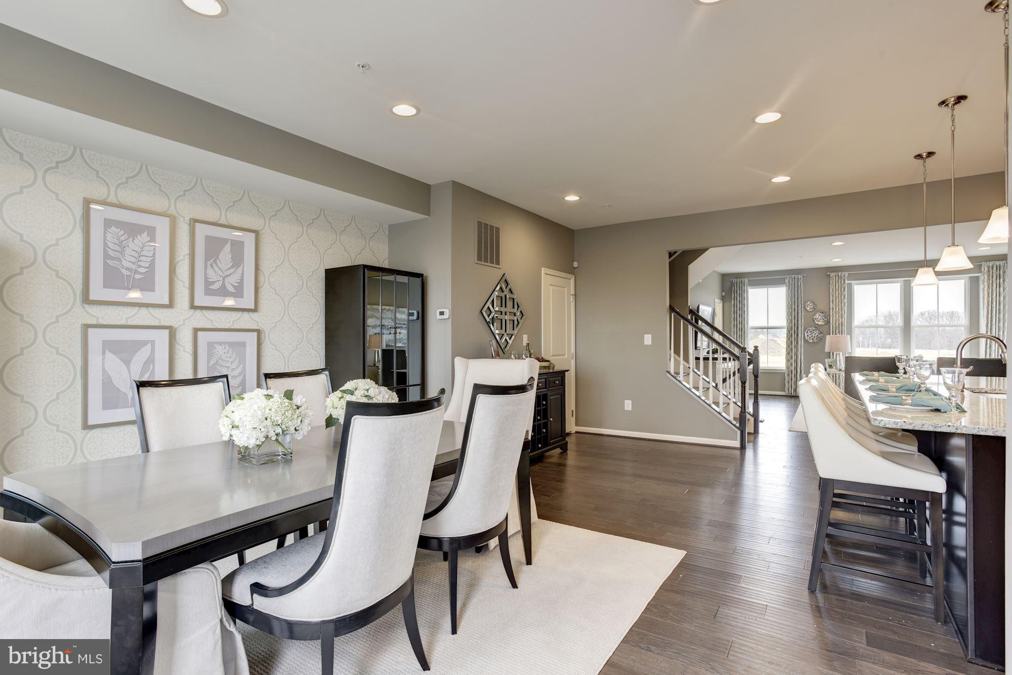 WESTCHESTER SQUARE - Residential