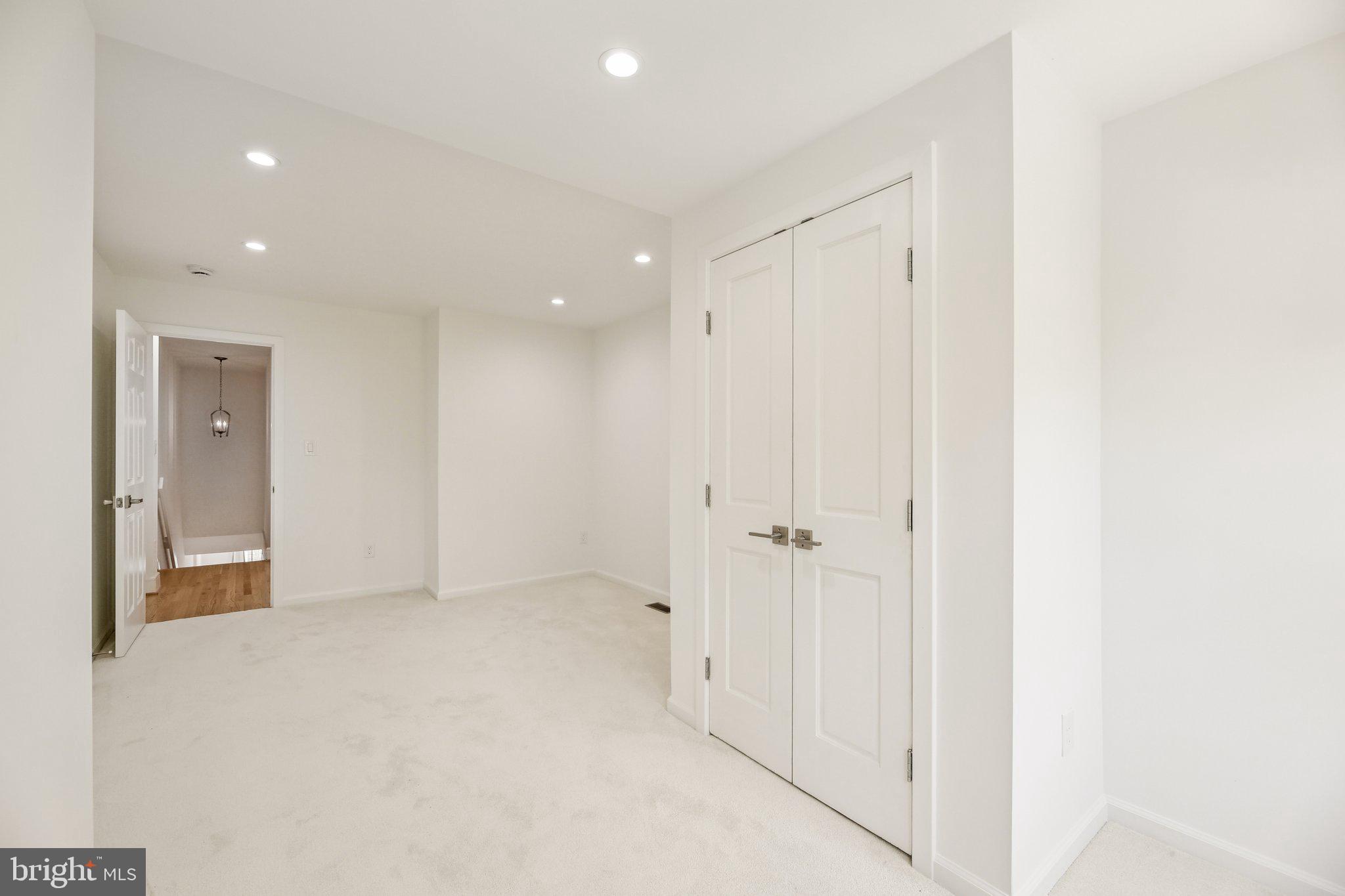 CLIFTON PARK - Residential