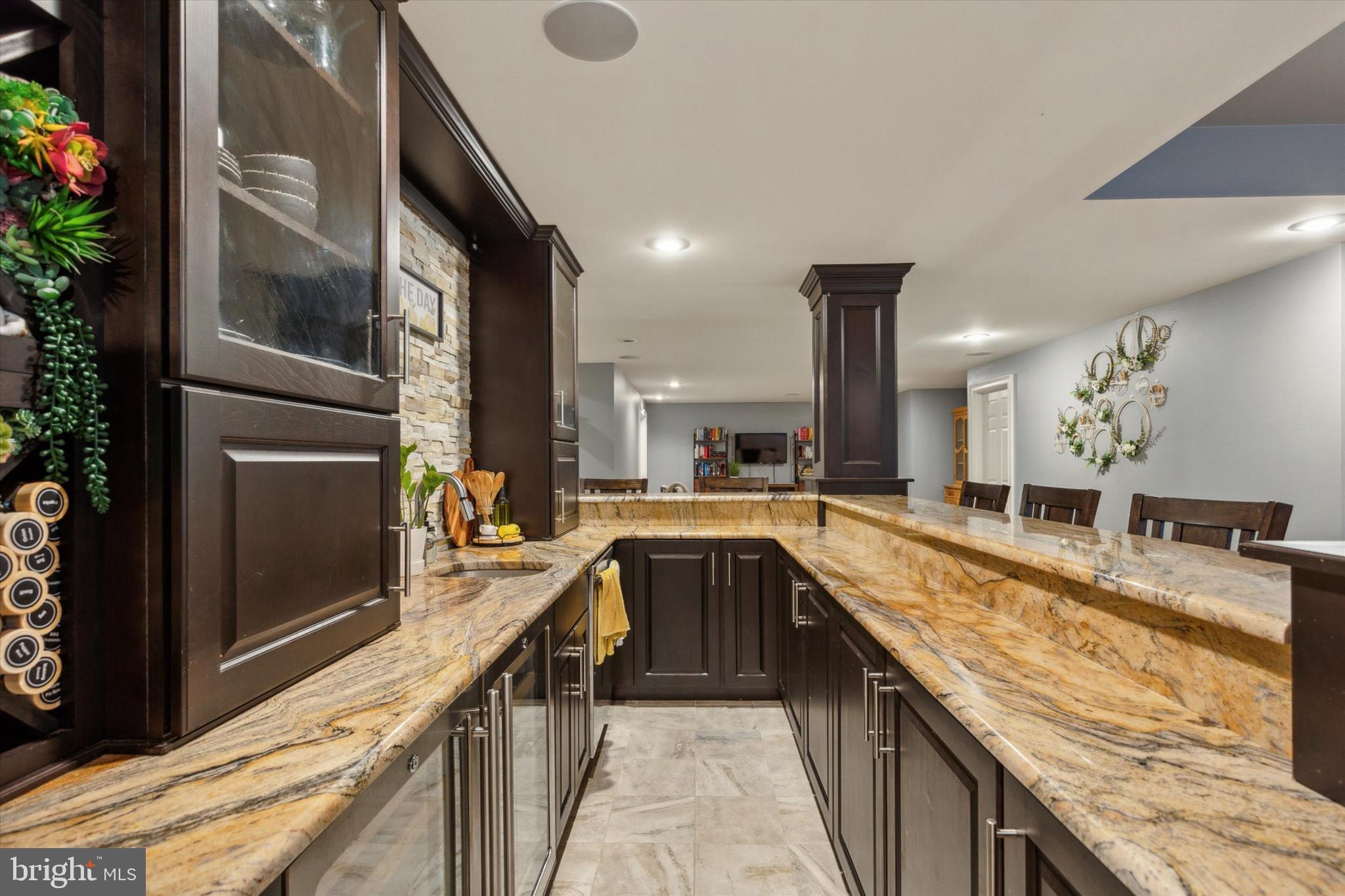 UPPER MOUNTAIN ESTS - Residential