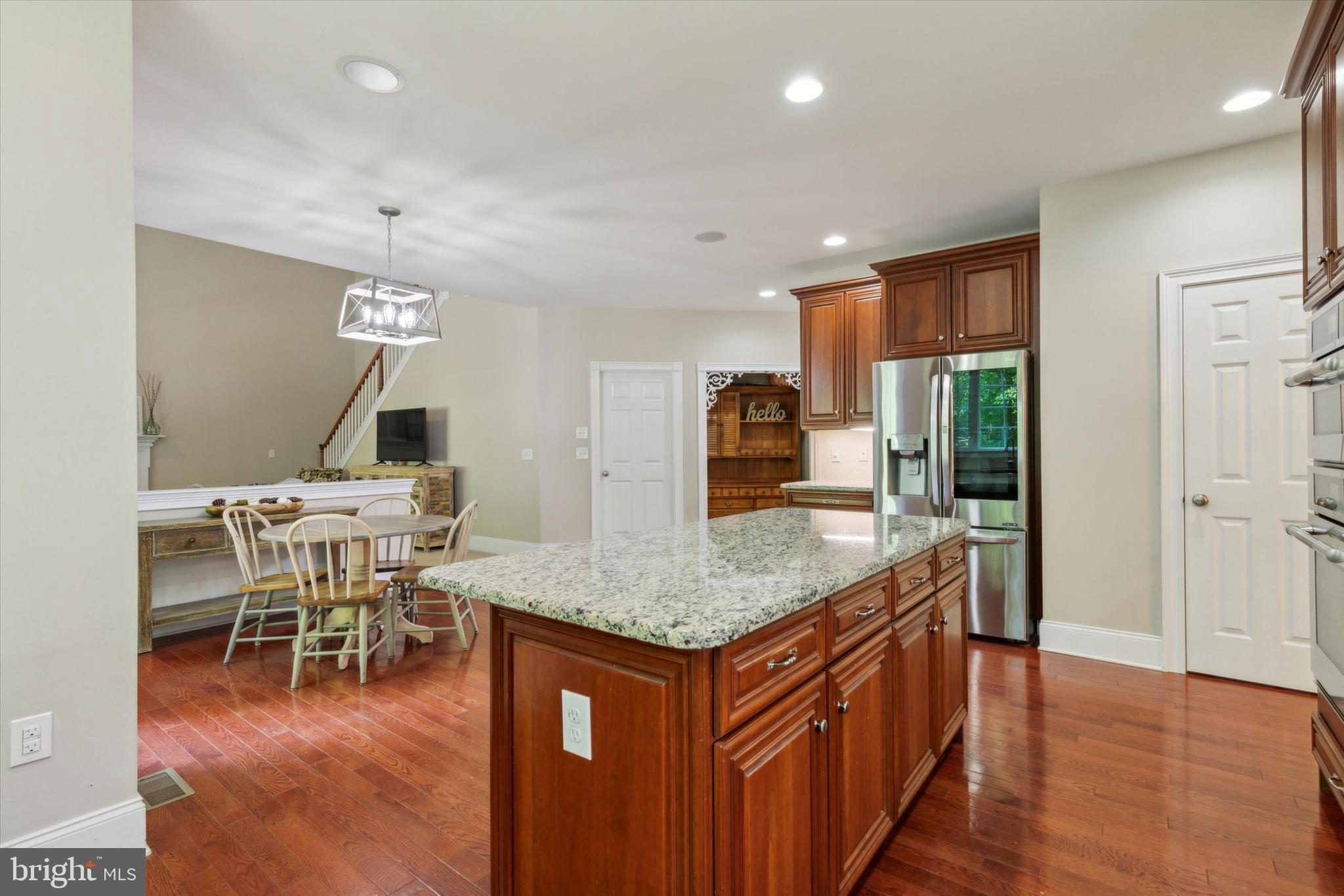 UPPER MOUNTAIN ESTS - Residential