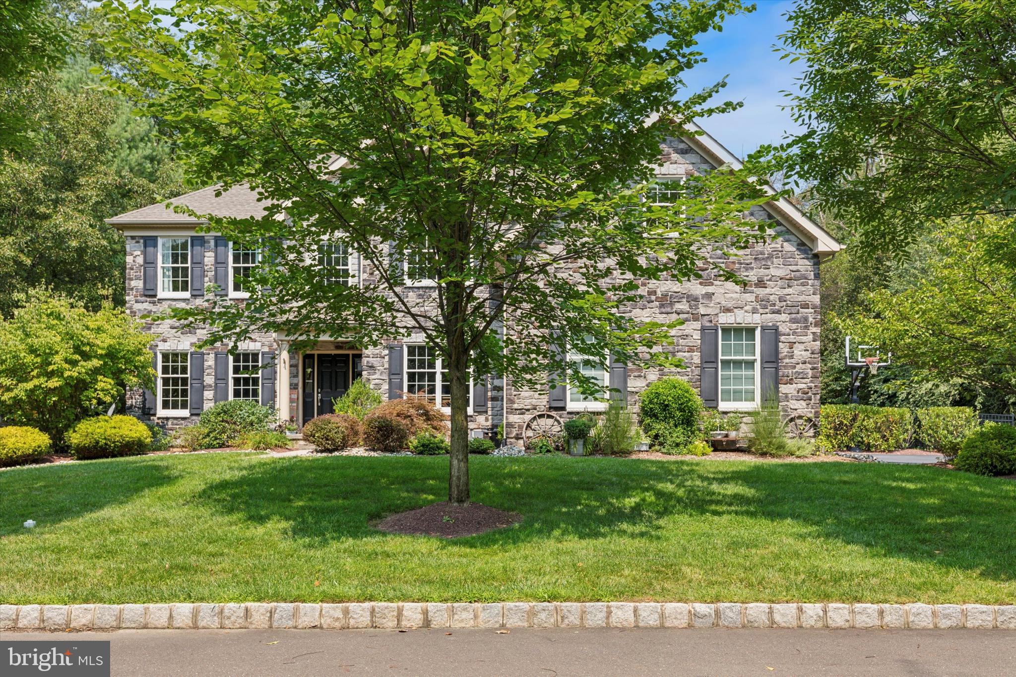 UPPER MOUNTAIN ESTS - Residential