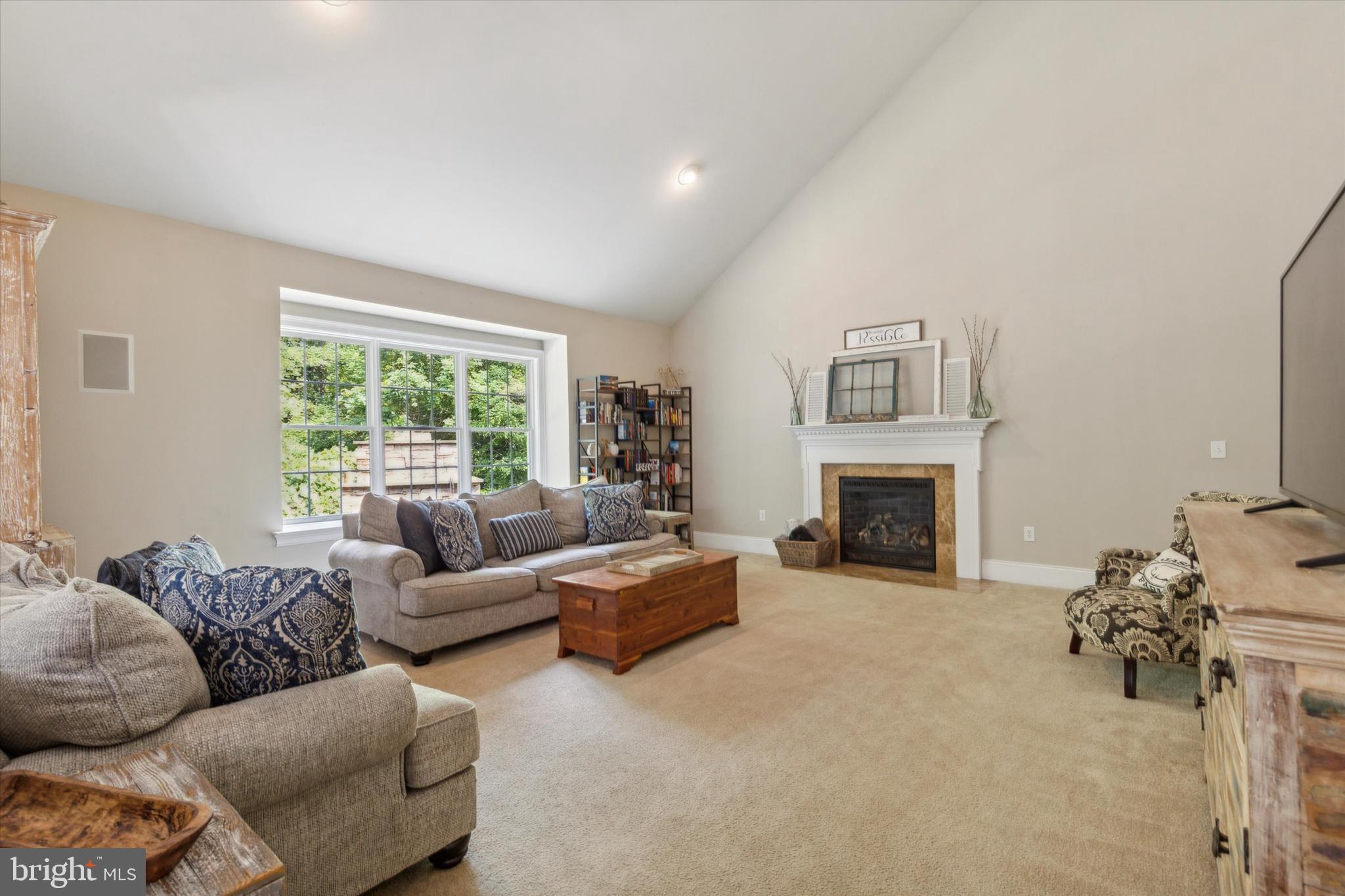 UPPER MOUNTAIN ESTS - Residential