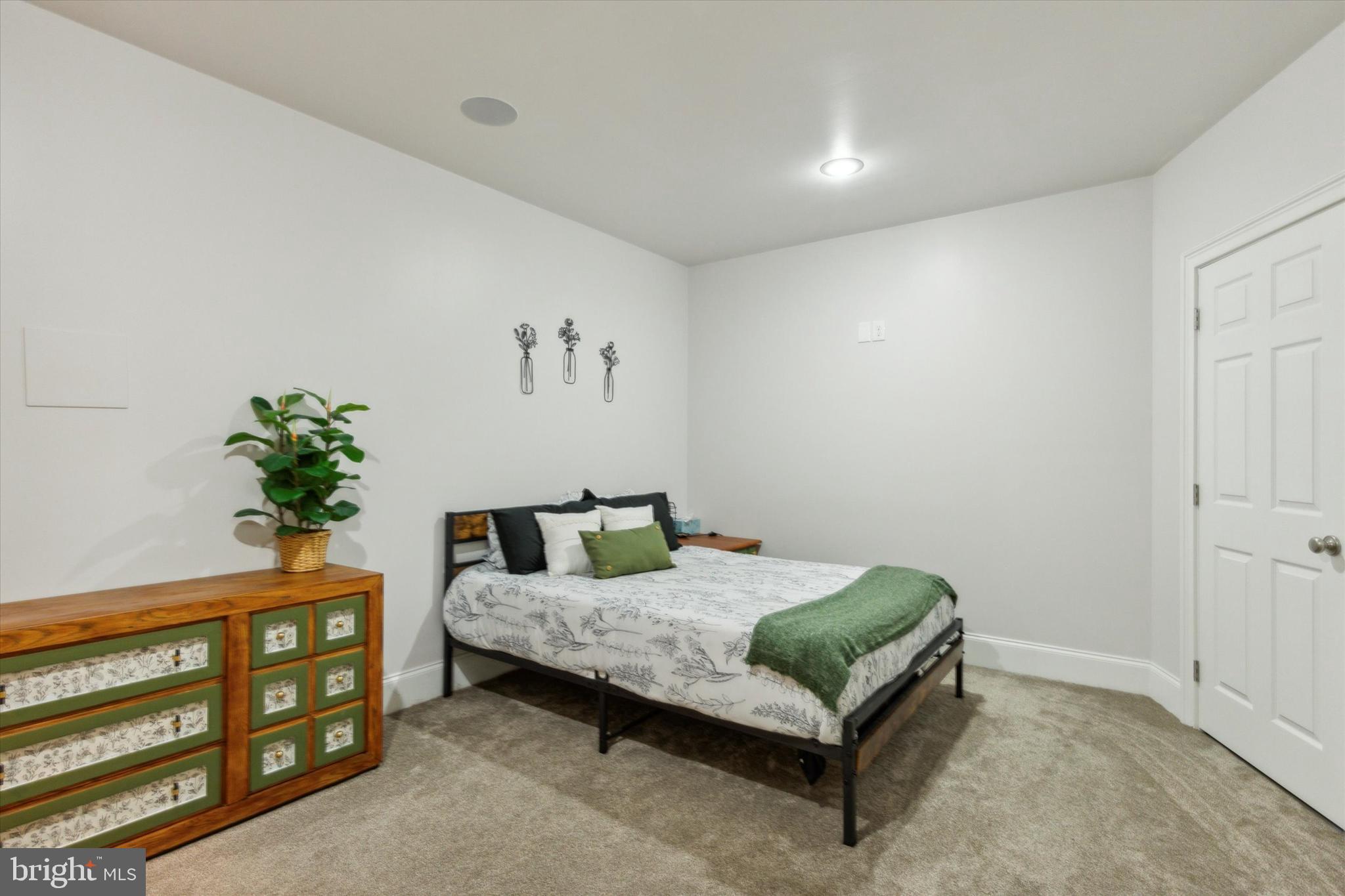 UPPER MOUNTAIN ESTS - Residential