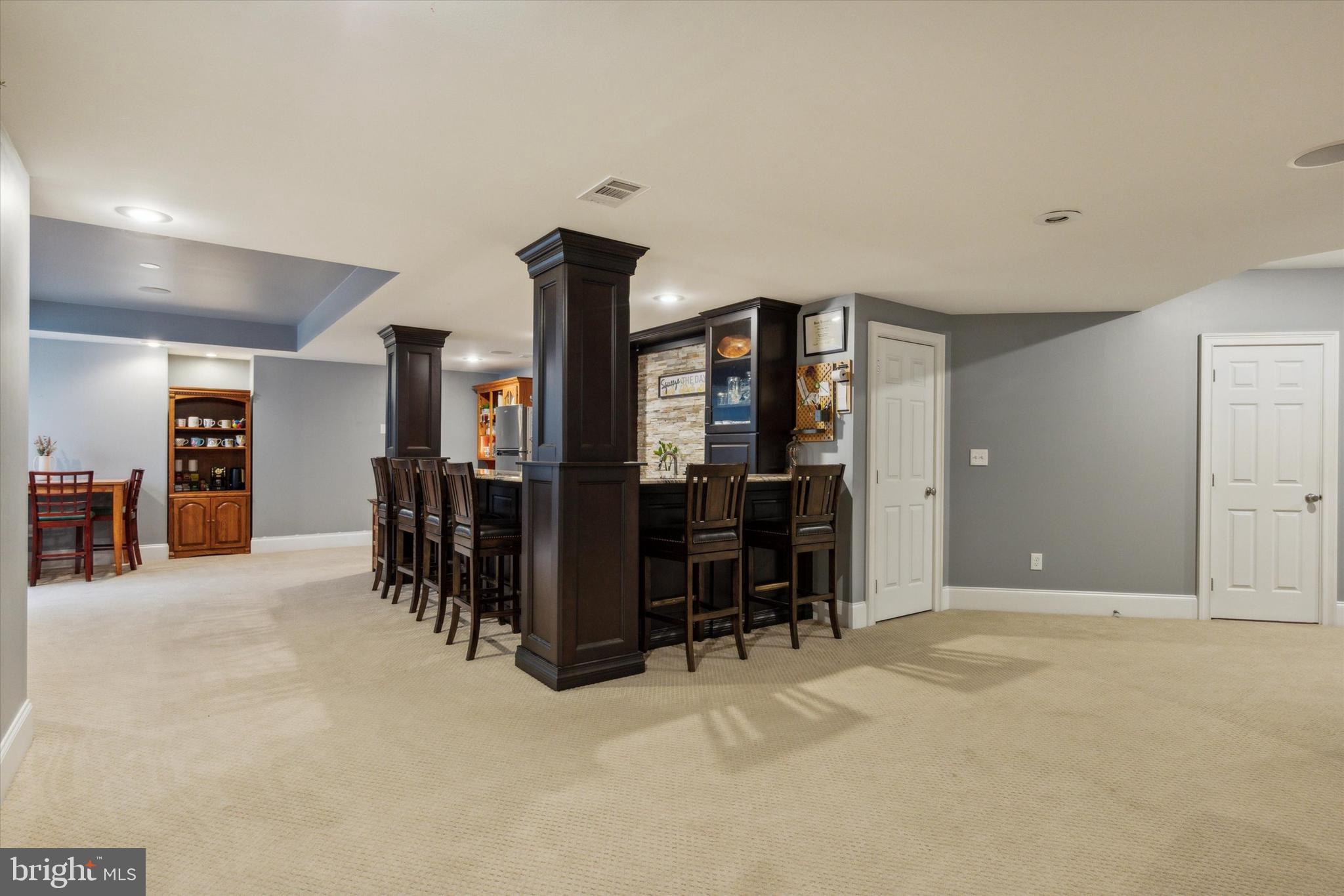 UPPER MOUNTAIN ESTS - Residential