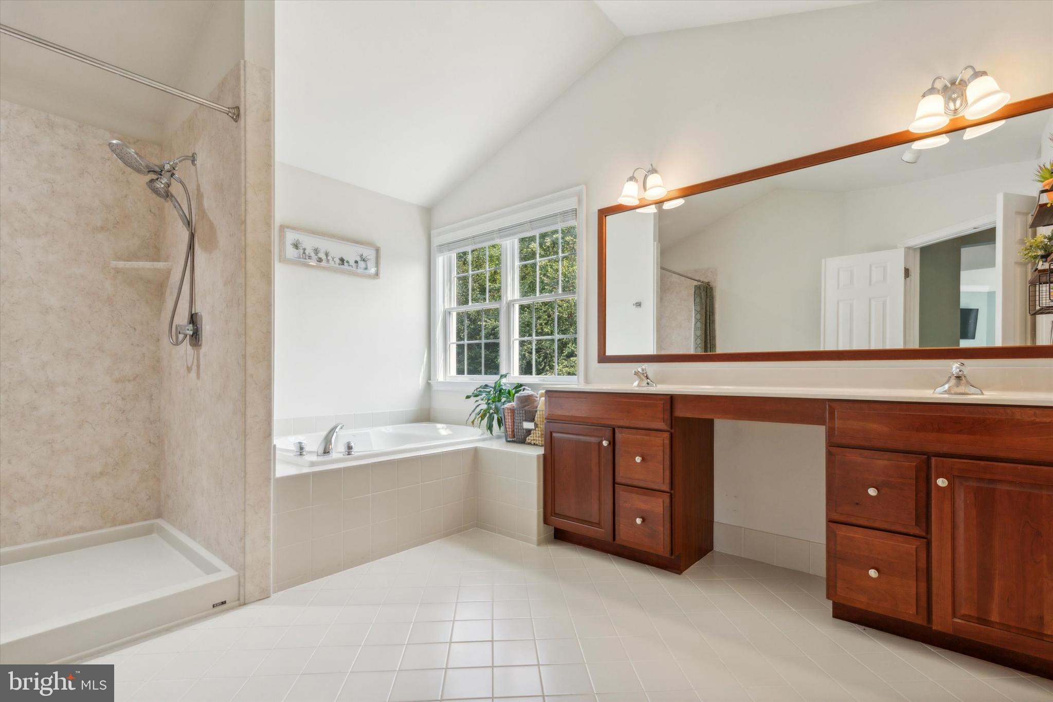 UPPER MOUNTAIN ESTS - Residential