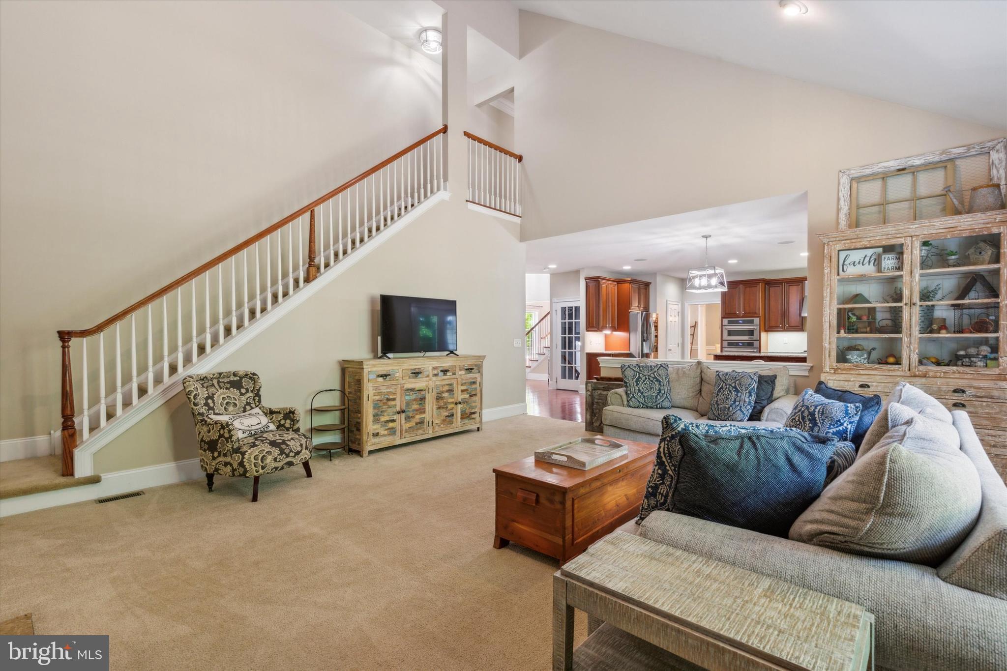 UPPER MOUNTAIN ESTS - Residential