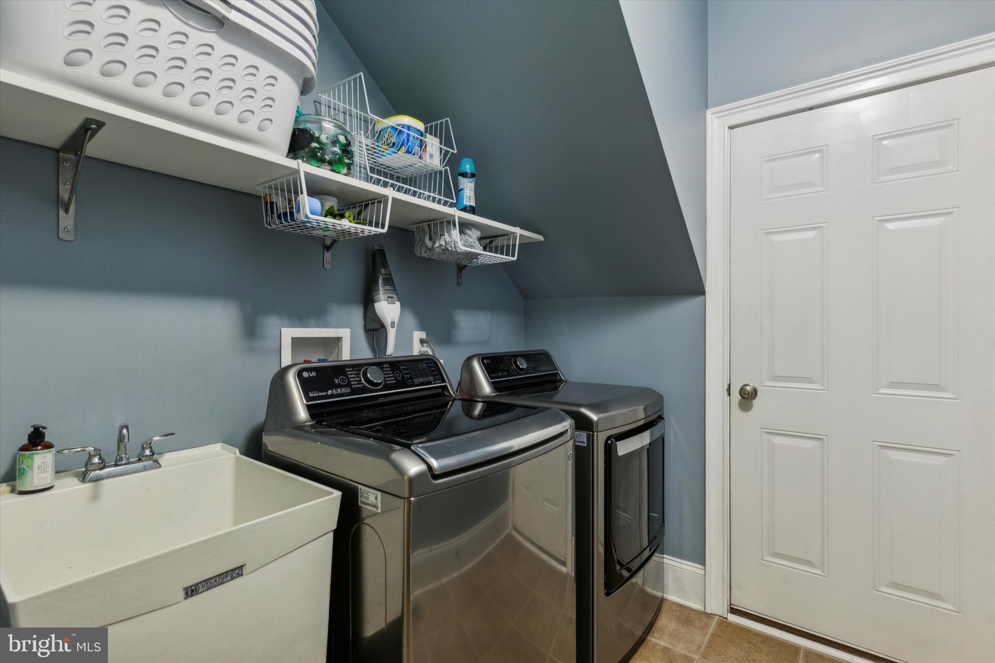 UPPER MOUNTAIN ESTS - Residential