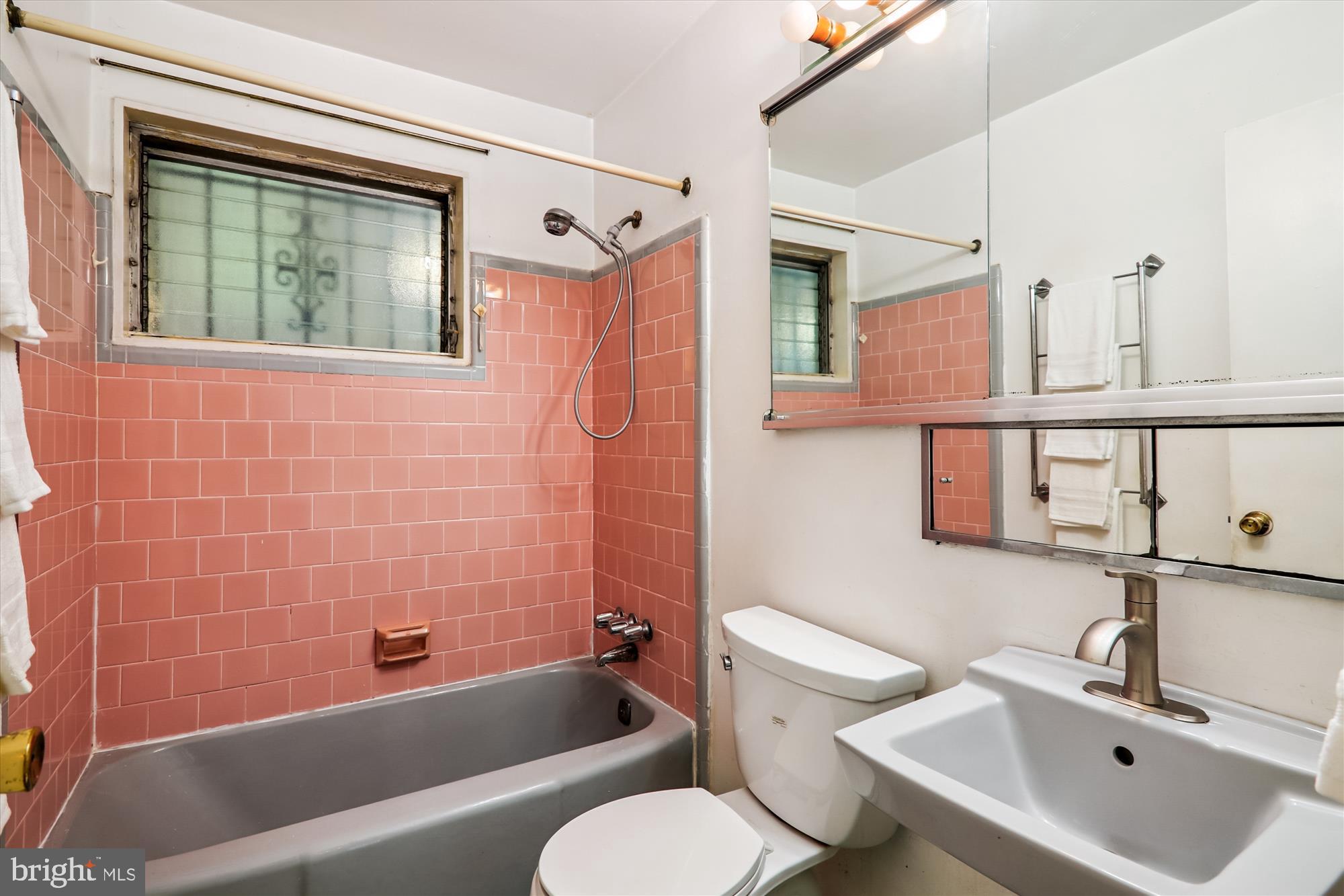 ADELPHI HEIGHTS - Residential