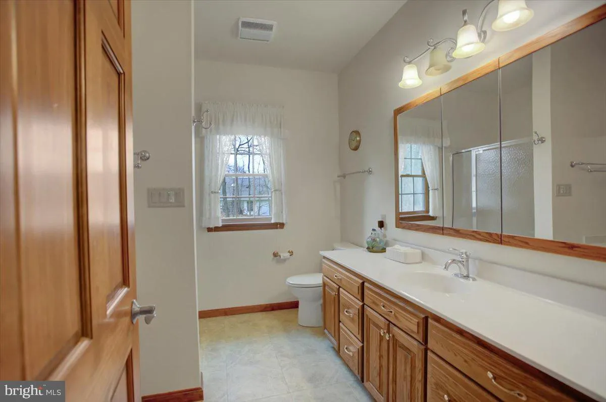 Fayetteville, Pennsylvania 17222, United States, 4 Bedrooms Bedrooms, ,4 BathroomsBathrooms,Residential,Coming Soon,98919