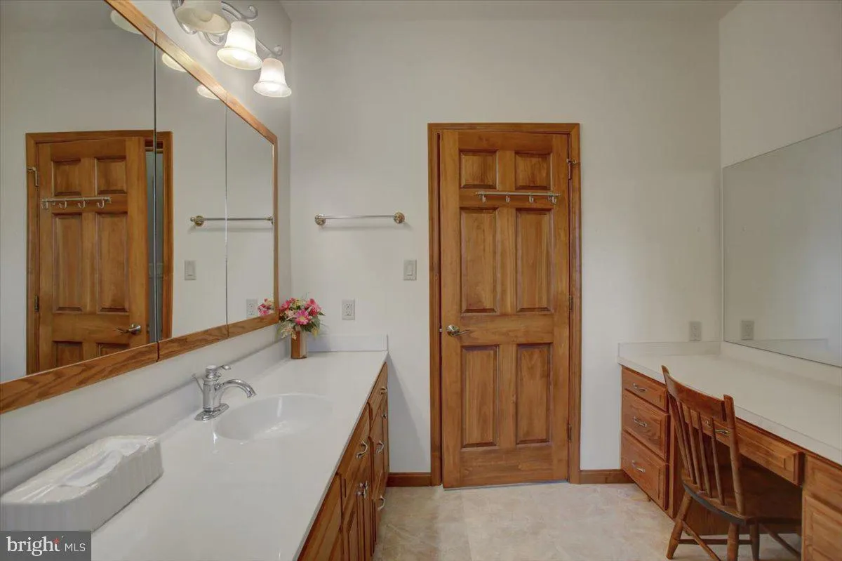 Fayetteville, Pennsylvania 17222, United States, 4 Bedrooms Bedrooms, ,4 BathroomsBathrooms,Residential,Coming Soon,98919