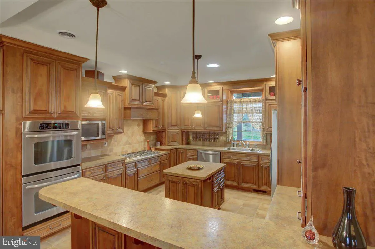 Fayetteville, Pennsylvania 17222, United States, 4 Bedrooms Bedrooms, ,4 BathroomsBathrooms,Residential,Coming Soon,98919