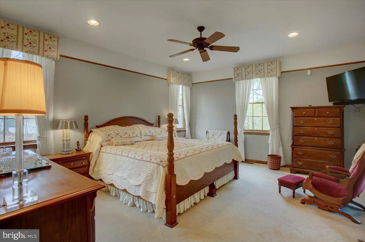 Fayetteville, Pennsylvania 17222, United States, 4 Bedrooms Bedrooms, ,4 BathroomsBathrooms,Residential,Coming Soon,98919