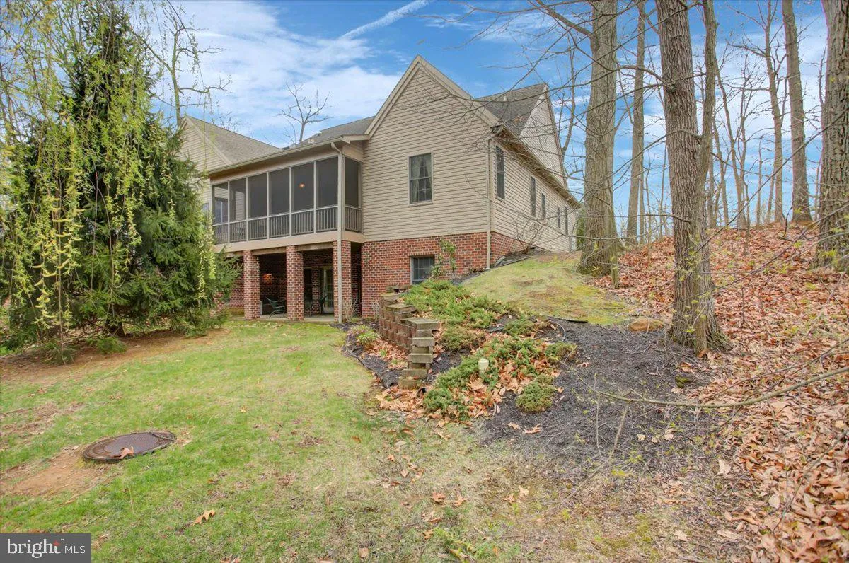 Fayetteville, Pennsylvania 17222, United States, 4 Bedrooms Bedrooms, ,4 BathroomsBathrooms,Residential,Coming Soon,98919