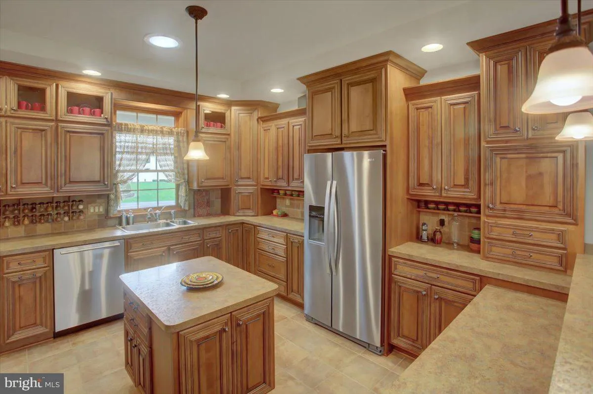 Fayetteville, Pennsylvania 17222, United States, 4 Bedrooms Bedrooms, ,4 BathroomsBathrooms,Residential,Coming Soon,98919