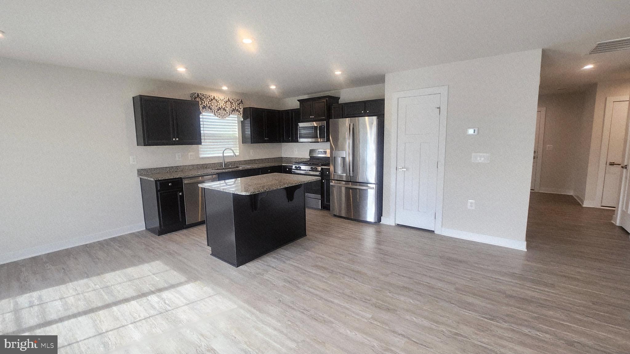 THE LAKES AT MARTINSBURG - Residential