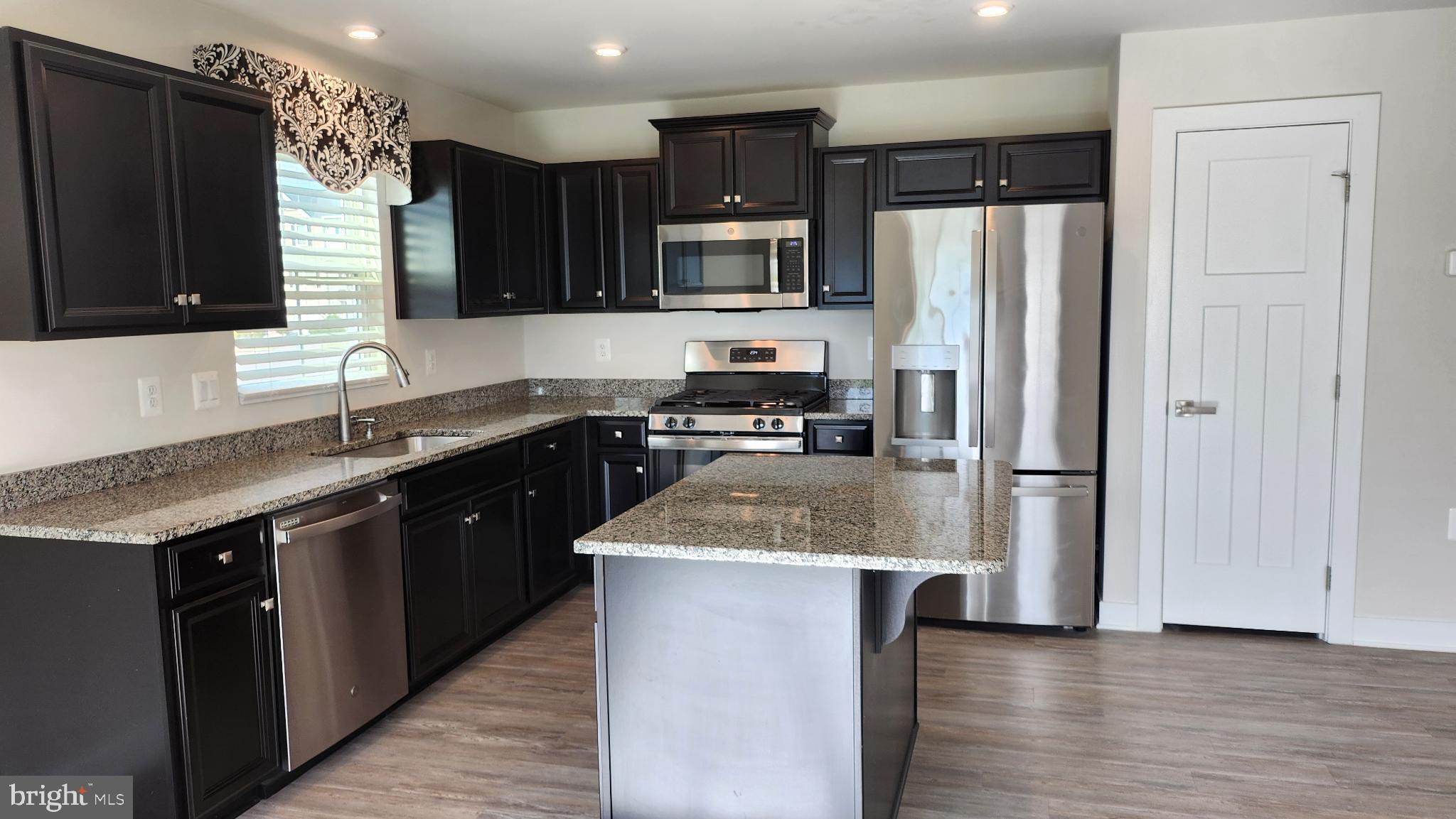 THE LAKES AT MARTINSBURG - Residential