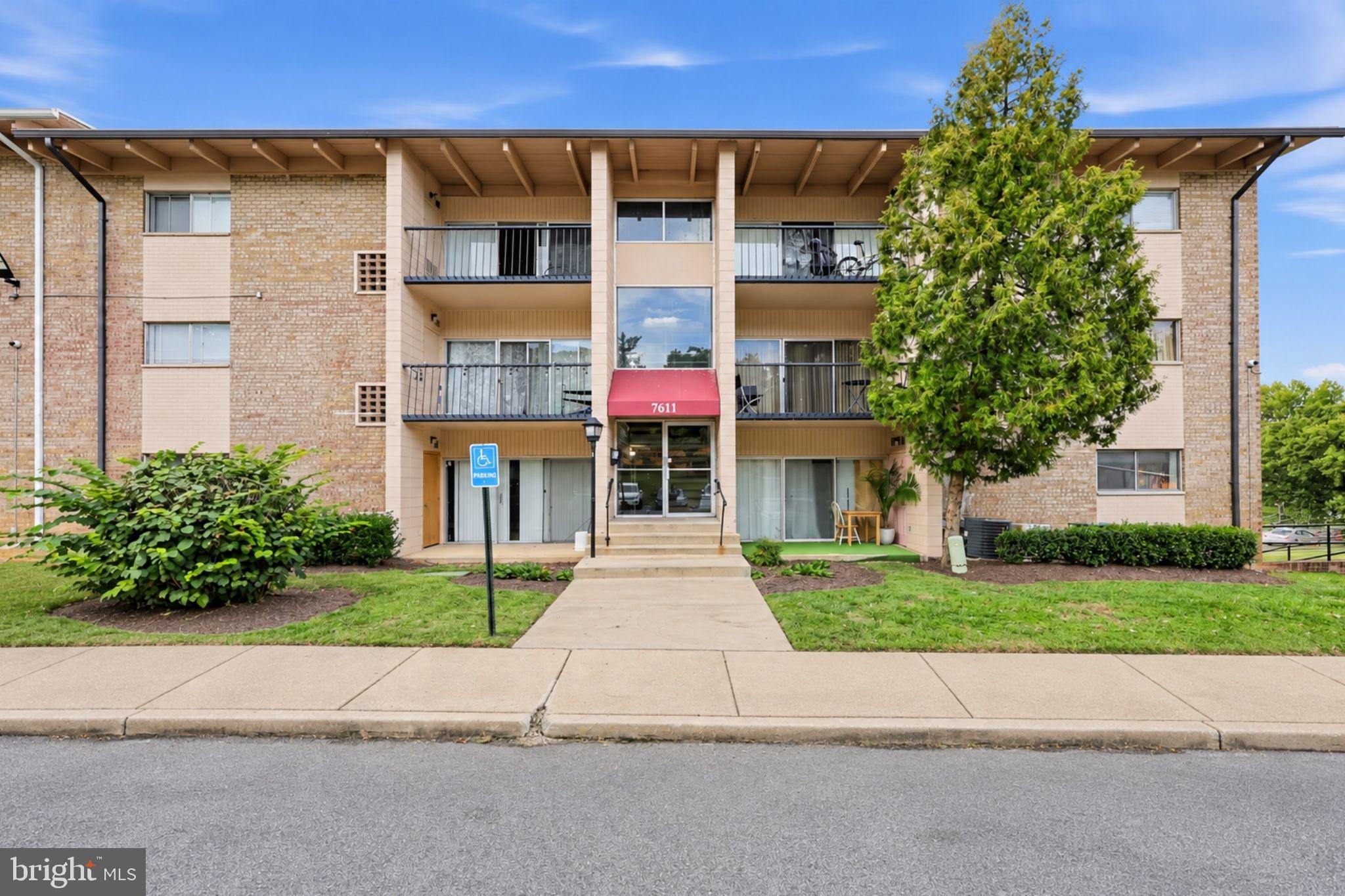 7611 FONTAINEBLEAU DRIVE 2223