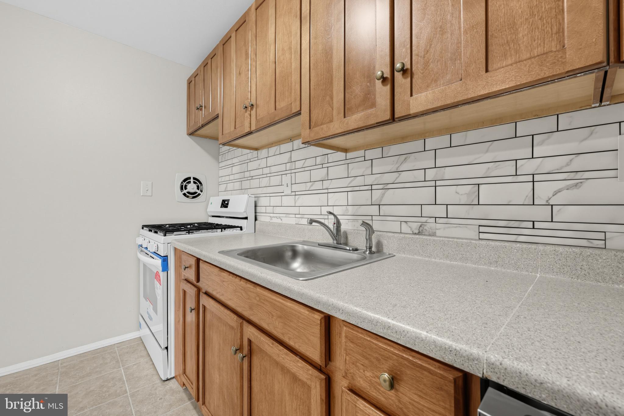 7611 FONTAINEBLEAU DRIVE 2223
