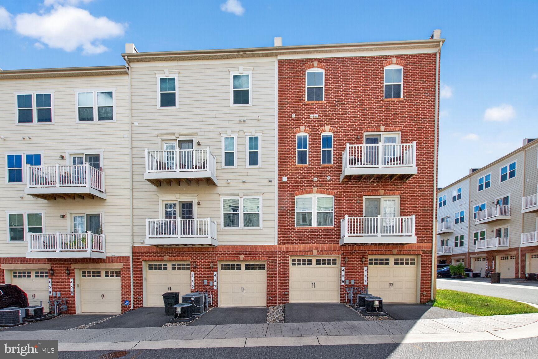 PARKLANDS AT WATKINS MILL - Residential