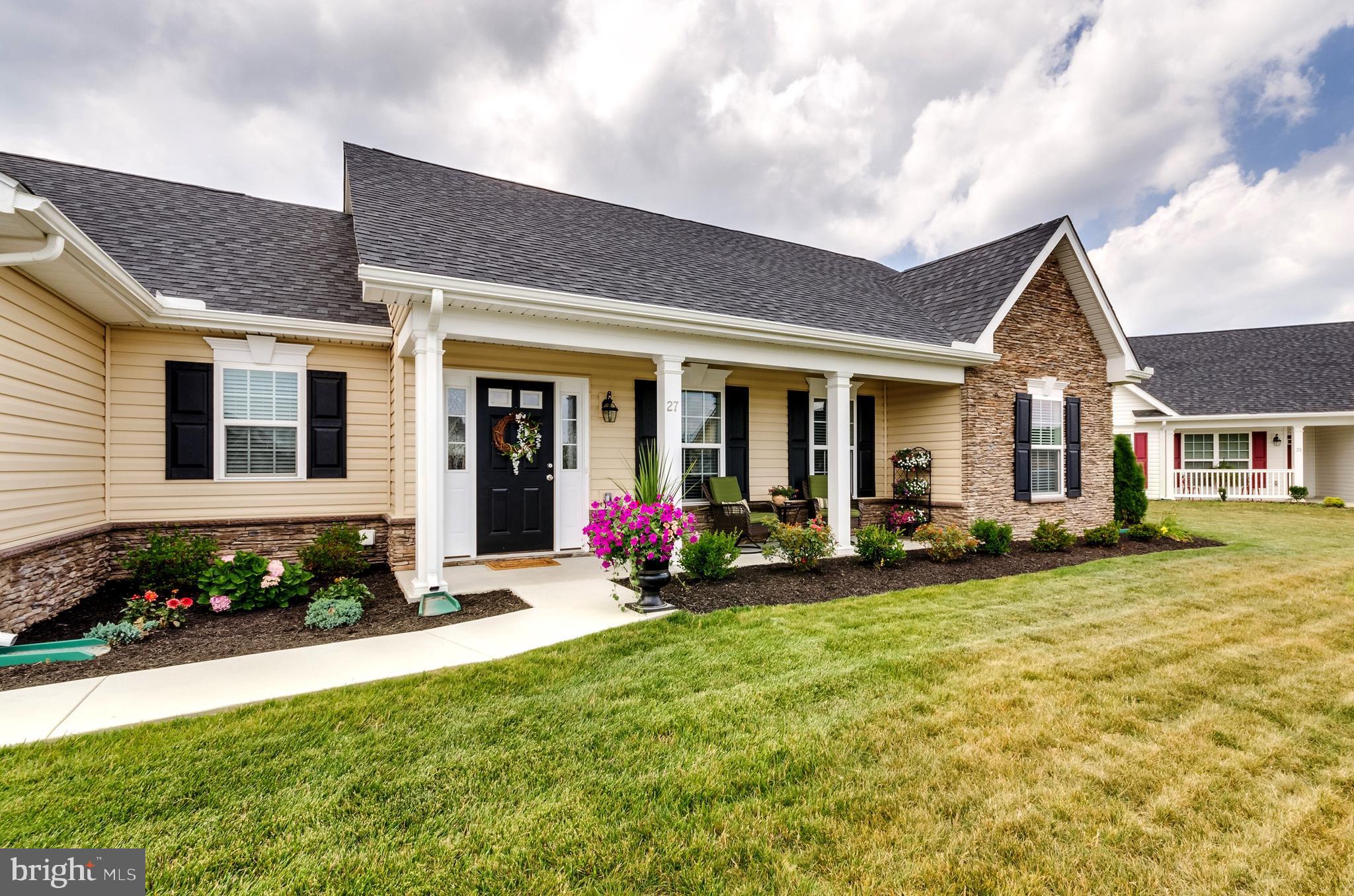 Lot 583 THOROUGHBRED TERRACE