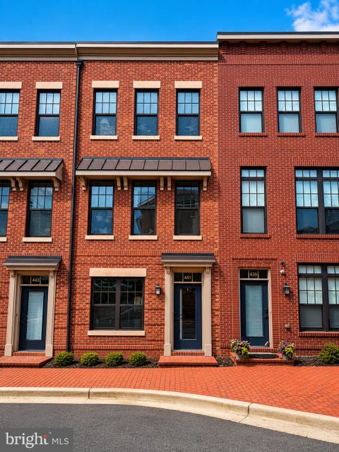 Townhouse For Sale - 441 Haupt Square<br/> LEESBURG, VA 20175