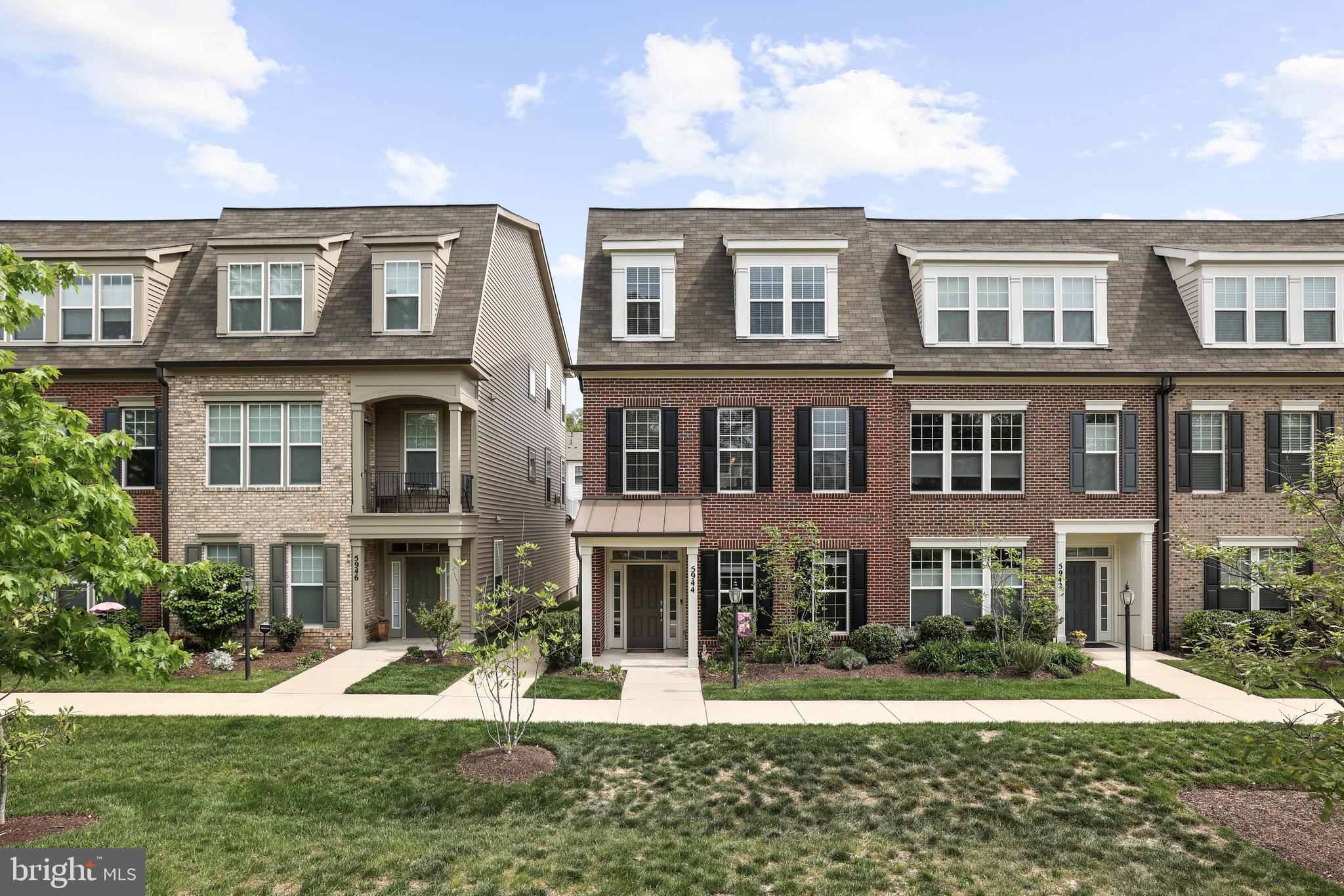 5944 CLAPTON COURT 28
