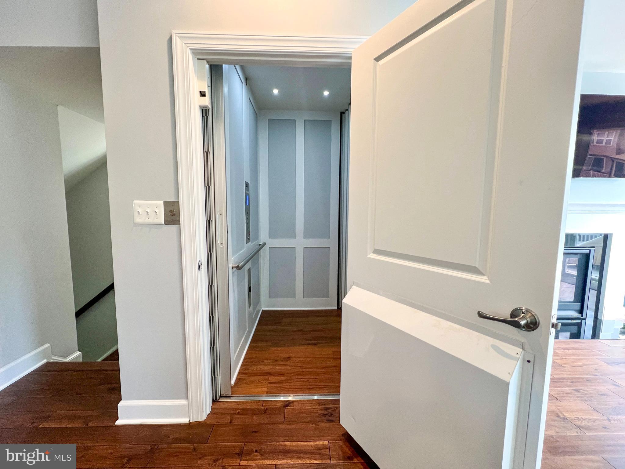5944 CLAPTON COURT 28
