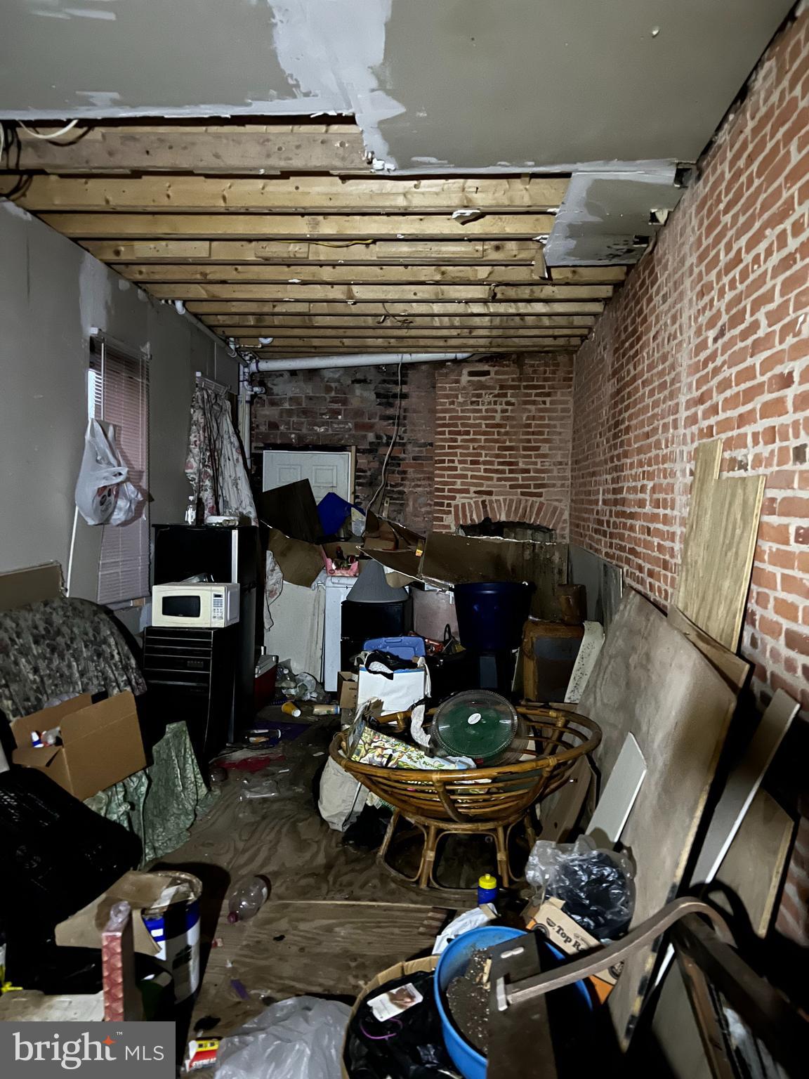 BROADWAY EAST - Residential